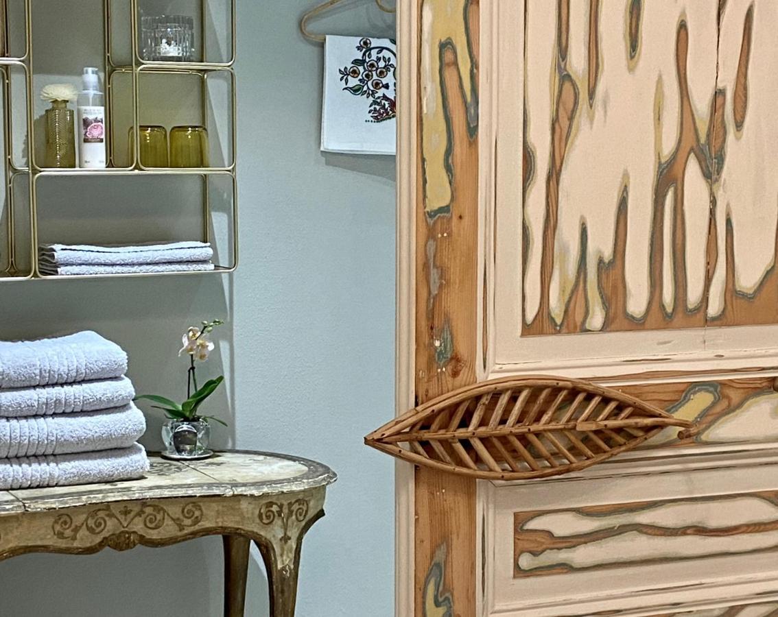 Un Palmier A Sa Fenetre Hotel Grasse Ngoại thất bức ảnh